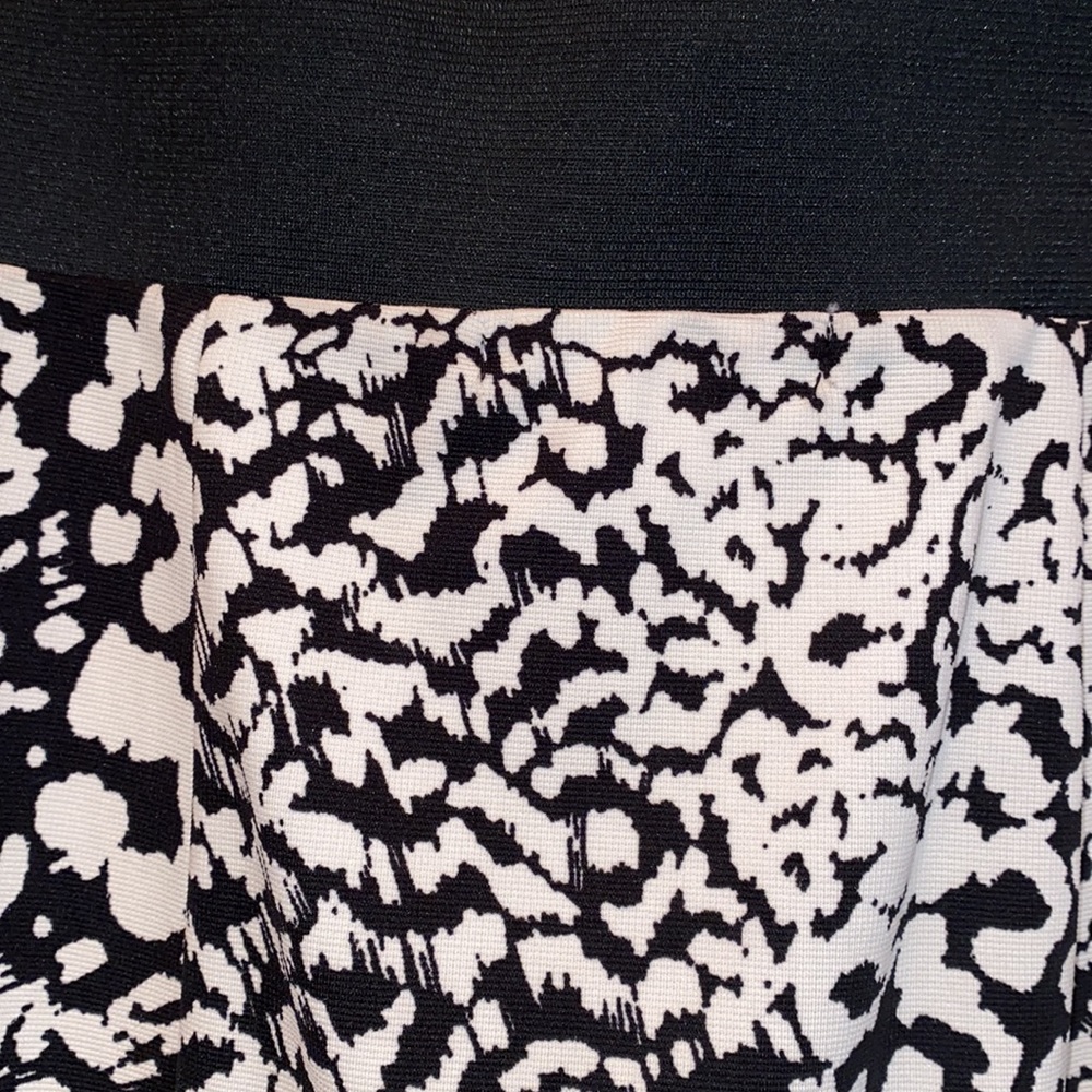 Skirt - Picture 3 of 4